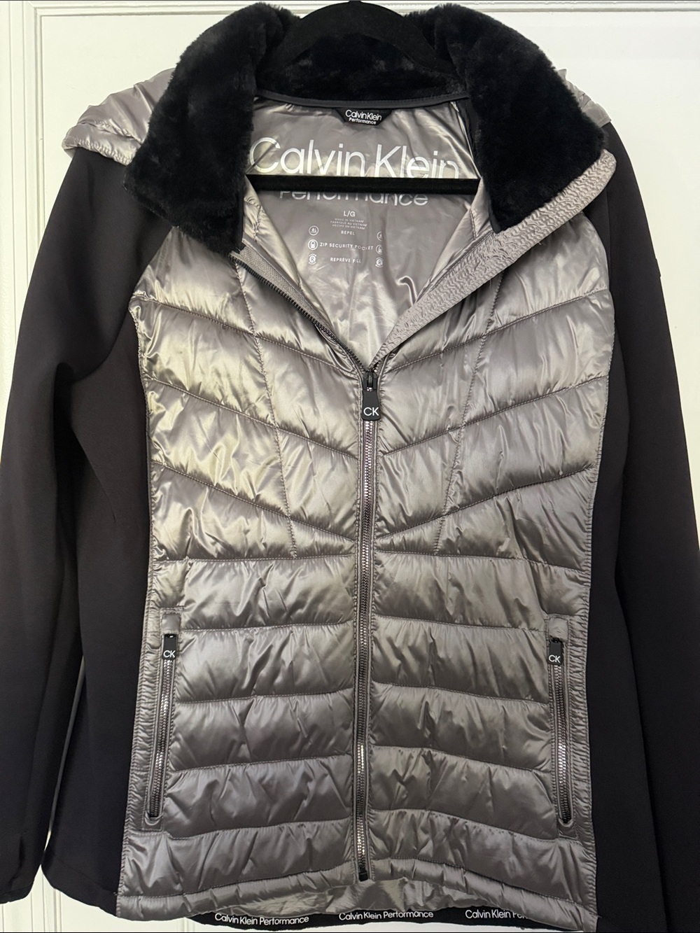Calvin Klein  Performance Silver‑Gray Quilted Puffer Hybrid Jacket